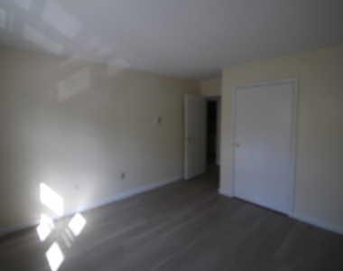 73 East Broadway - Photo Thumbnail 9