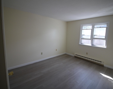 73 East Broadway - Photo Thumbnail 8