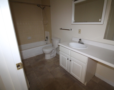 73 East Broadway - Photo Thumbnail 12