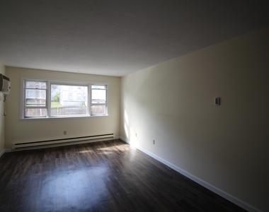 73 East Broadway - Photo Thumbnail 5
