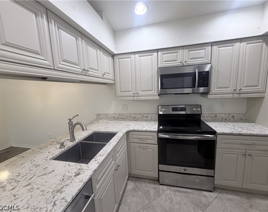 13205 Whitehaven Lane - Photo Thumbnail 7