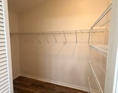 13205 Whitehaven Lane - Photo Thumbnail 15