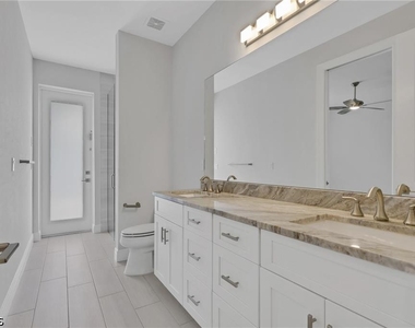 3818 Sw 17th Avenue - Photo Thumbnail 8
