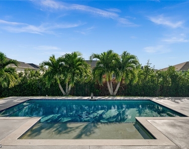 415 Sw 31st Place - Photo Thumbnail 5