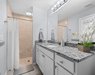 415 Sw 31st Place - Photo Thumbnail 26