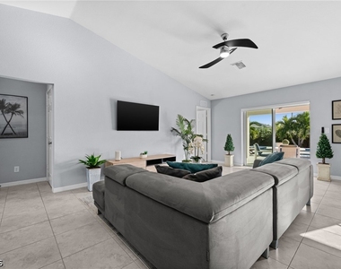 415 Sw 31st Place - Photo Thumbnail 20