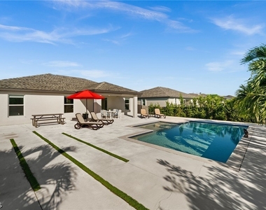 415 Sw 31st Place - Photo Thumbnail 3
