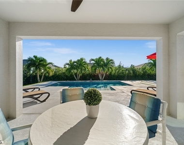 415 Sw 31st Place - Photo Thumbnail 6