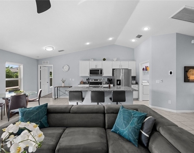 415 Sw 31st Place - Photo Thumbnail 11