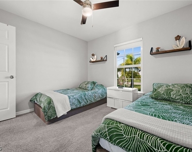 415 Sw 31st Place - Photo Thumbnail 33