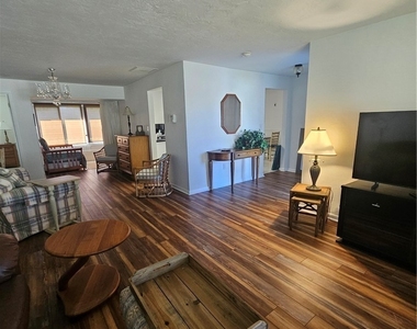 2248 Harvard Avenue - Photo Thumbnail 6