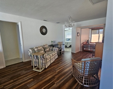2248 Harvard Avenue - Photo Thumbnail 7