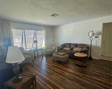 2248 Harvard Avenue - Photo Thumbnail 5