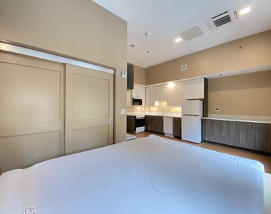 83 Hanover - Photo Thumbnail 34