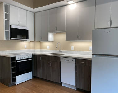 83 Hanover - Photo Thumbnail 23