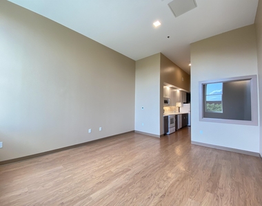 83 Hanover - Photo Thumbnail 29