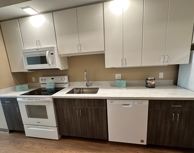 83 Hanover - Photo Thumbnail 25