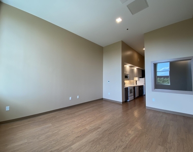83 Hanover - Photo Thumbnail 28