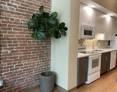 83 Hanover - Photo Thumbnail 22