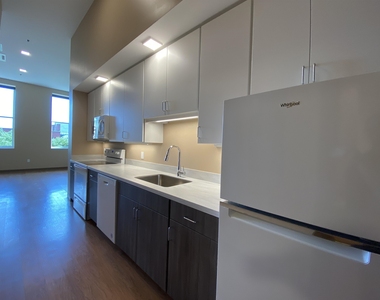 83 Hanover - Photo Thumbnail 13