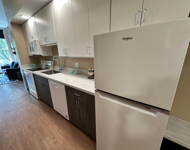 83 Hanover - Photo Thumbnail 24