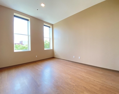 83 Hanover - Photo Thumbnail 27