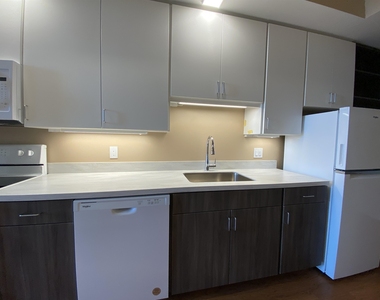 83 Hanover - Photo Thumbnail 14