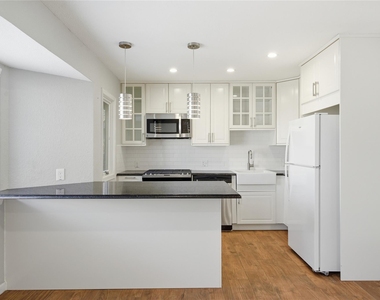 1704 Cherry Orchard Drive - Photo Thumbnail 5
