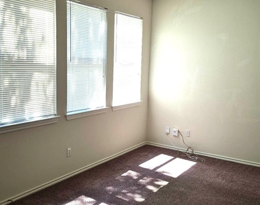 16215 Sandy Path - Photo Thumbnail 7