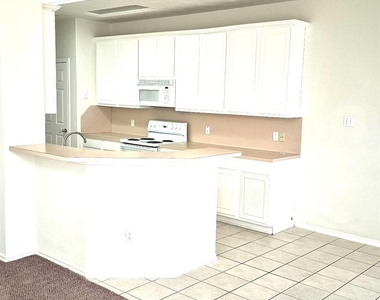16215 Sandy Path - Photo Thumbnail 2