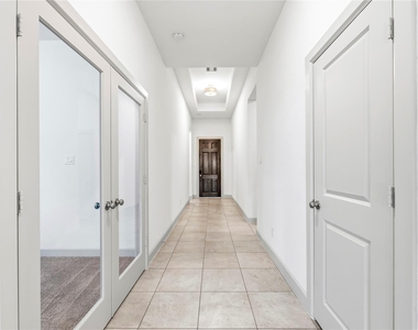 19914 Valentina Pointe Drive - Photo Thumbnail 9