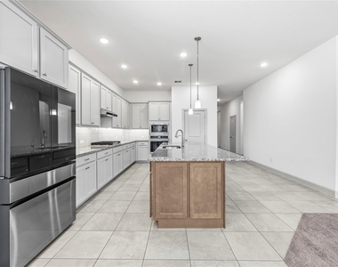 19914 Valentina Pointe Drive - Photo Thumbnail 25