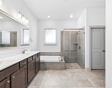 19914 Valentina Pointe Drive - Photo Thumbnail 33