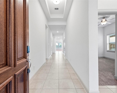 19914 Valentina Pointe Drive - Photo Thumbnail 11