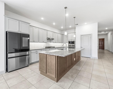 19914 Valentina Pointe Drive - Photo Thumbnail 24