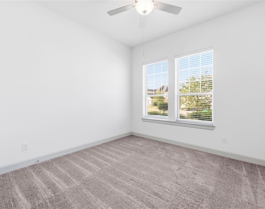 19914 Valentina Pointe Drive - Photo Thumbnail 12