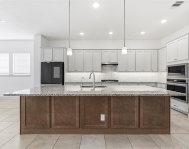 19914 Valentina Pointe Drive - Photo Thumbnail 23