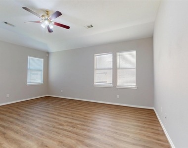 1214 Sand Pines - Photo Thumbnail 18