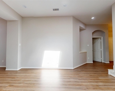 1214 Sand Pines - Photo Thumbnail 7