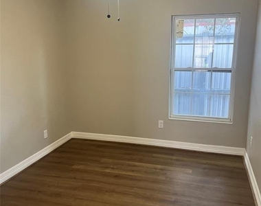 3434 Easy Street - Photo Thumbnail 7