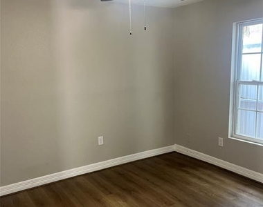 3434 Easy Street - Photo Thumbnail 6