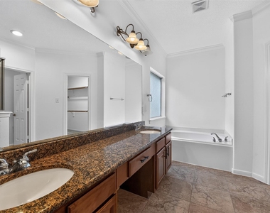 3 W Archwyck Circle - Photo Thumbnail 15