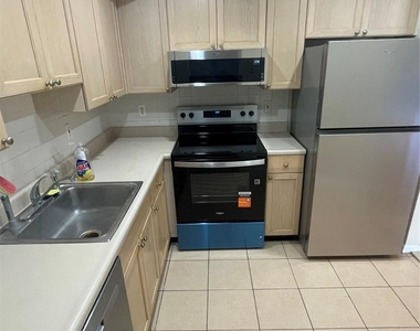 460 Liberty - Photo Thumbnail 6