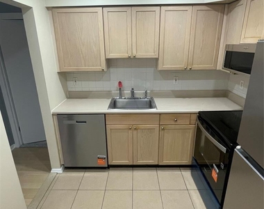 460 Liberty - Photo Thumbnail 7