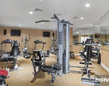 90 Park - Photo Thumbnail 21