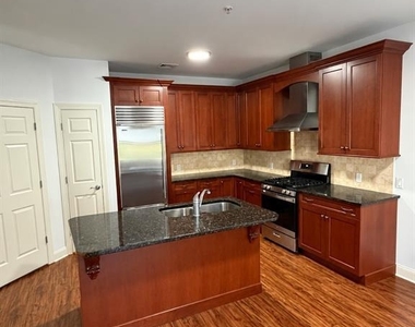 90 Park - Photo Thumbnail 3