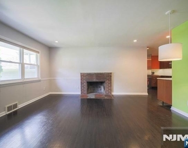 322 Hickory - Photo Thumbnail 3