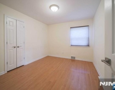 322 Hickory - Photo Thumbnail 14