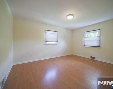 322 Hickory - Photo Thumbnail 19