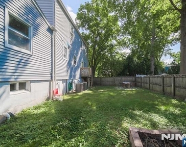 322 Hickory - Photo Thumbnail 21